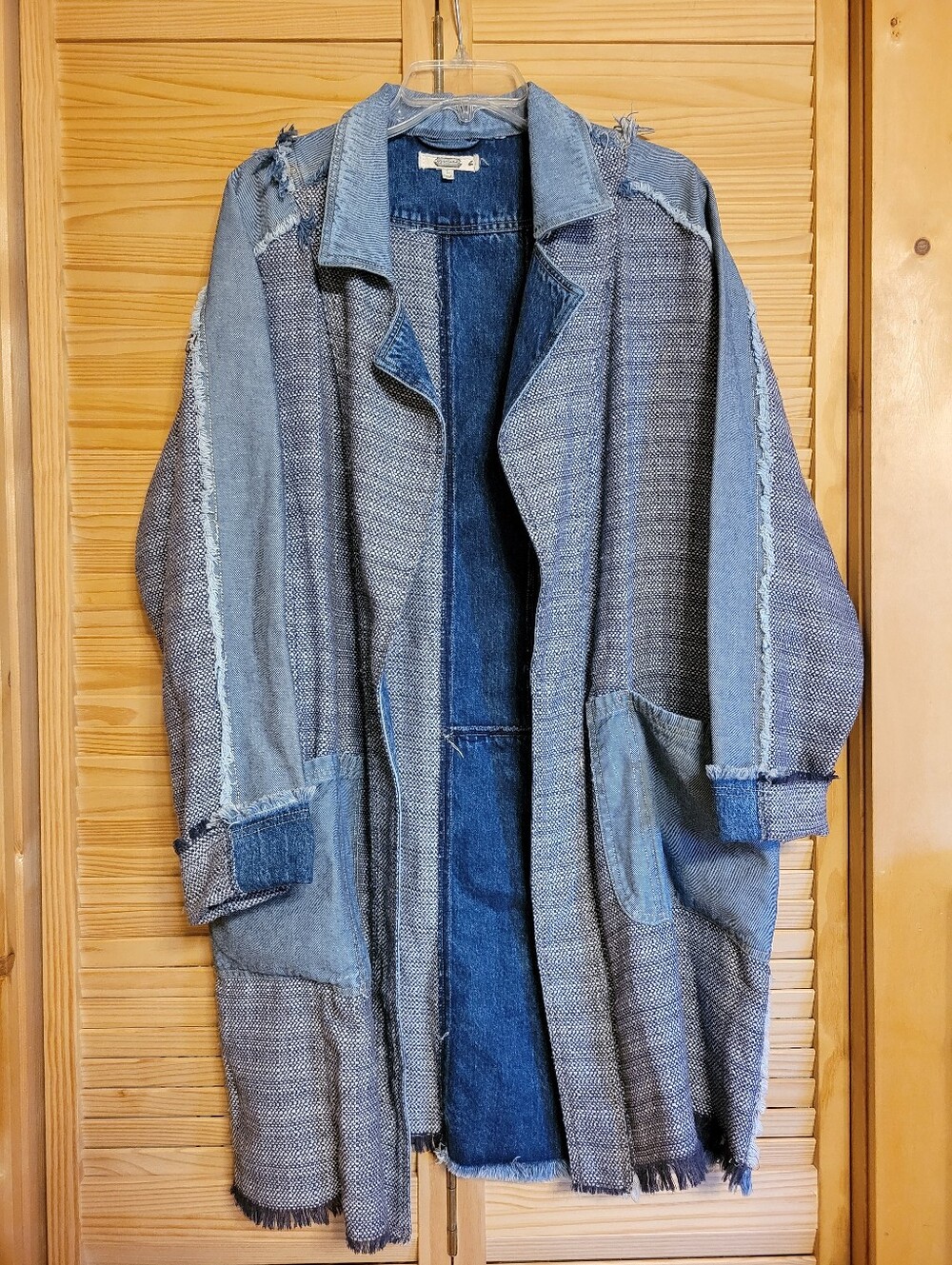 Gimmicks by BKE Women's Denim and Gray Jacket blue wash size‎ LARGE